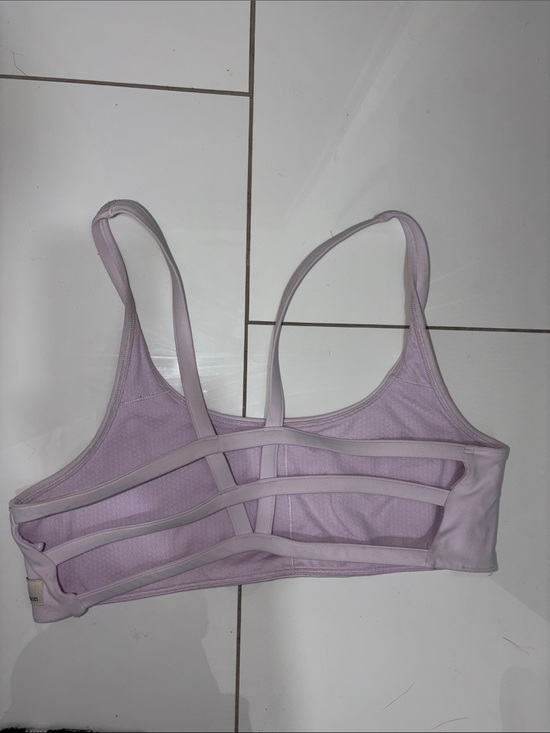 Vuori Other - Vuori lavendar strappy sports bra medium worn twice make me an offer